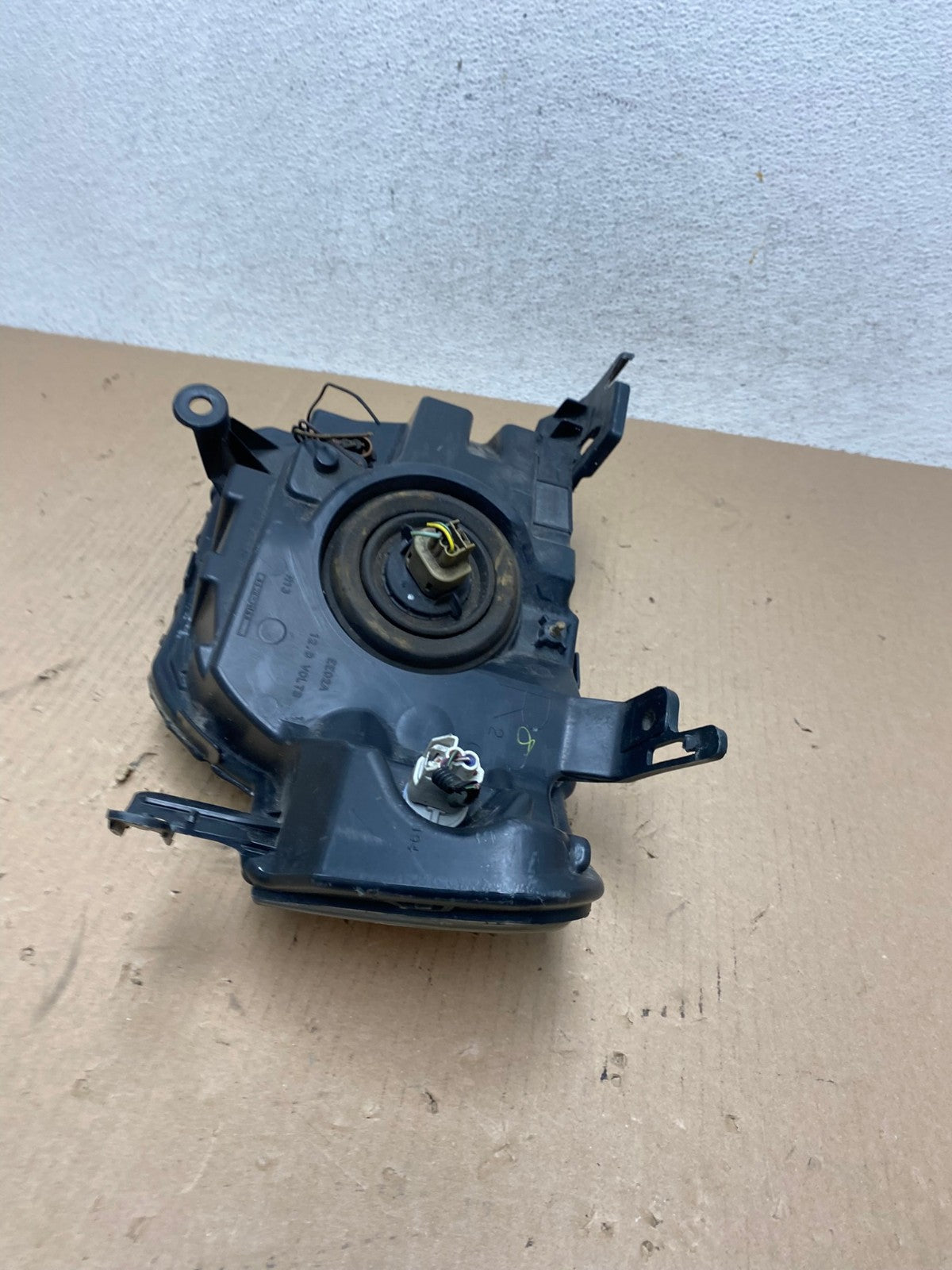 2008 to 2012 Ford Escape Headlight Right Passenger RH Side Halogen AE7347 LK7