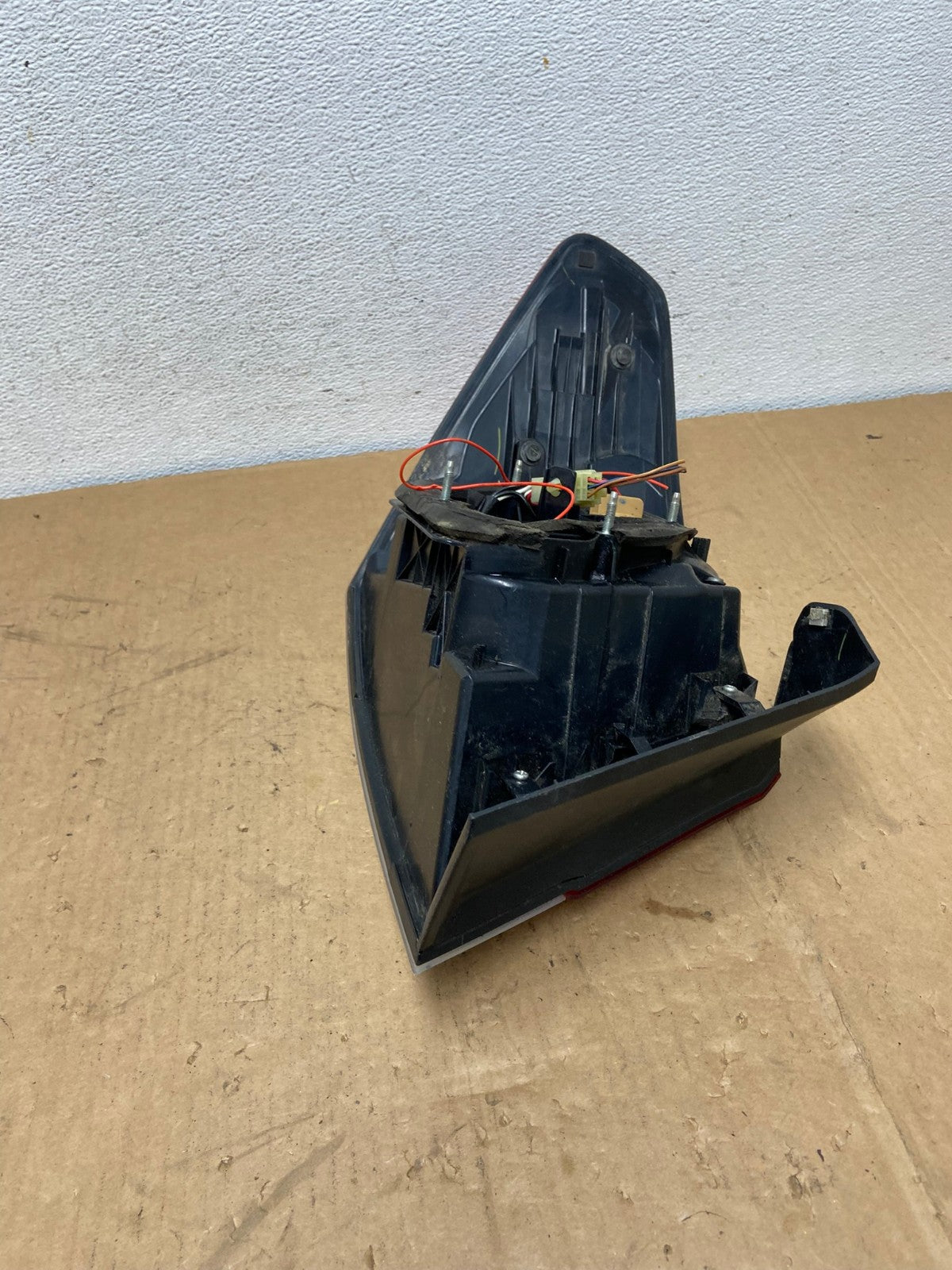 2010 to 2014 Subaru Legacy Right Passenger Rh Side Tail Light AD1197 LK4