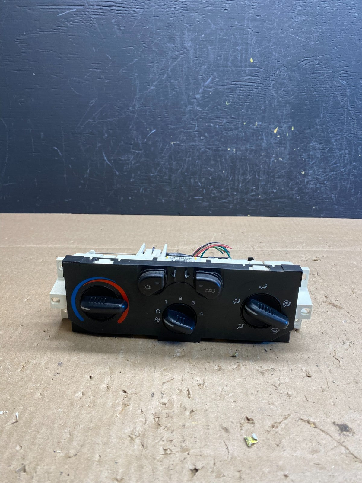 2004 to 2008 GMC Chevrolet Canyon Colorado Climate Control A/C Panel AC6631 DG0