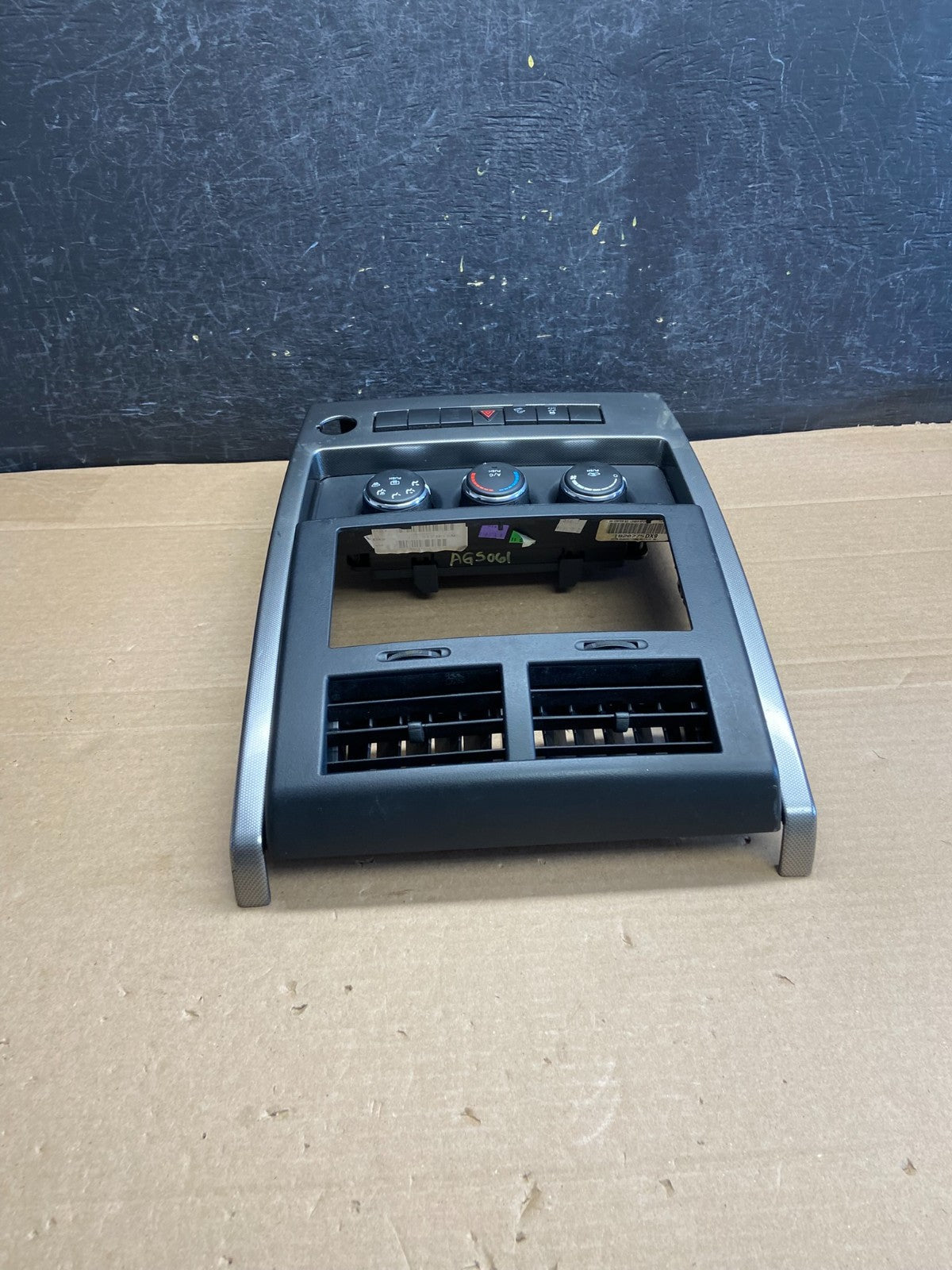 2008 to 2012 Jeep Liberty Dash Climate Temperature Control Radio Bezel AG5061 DG2