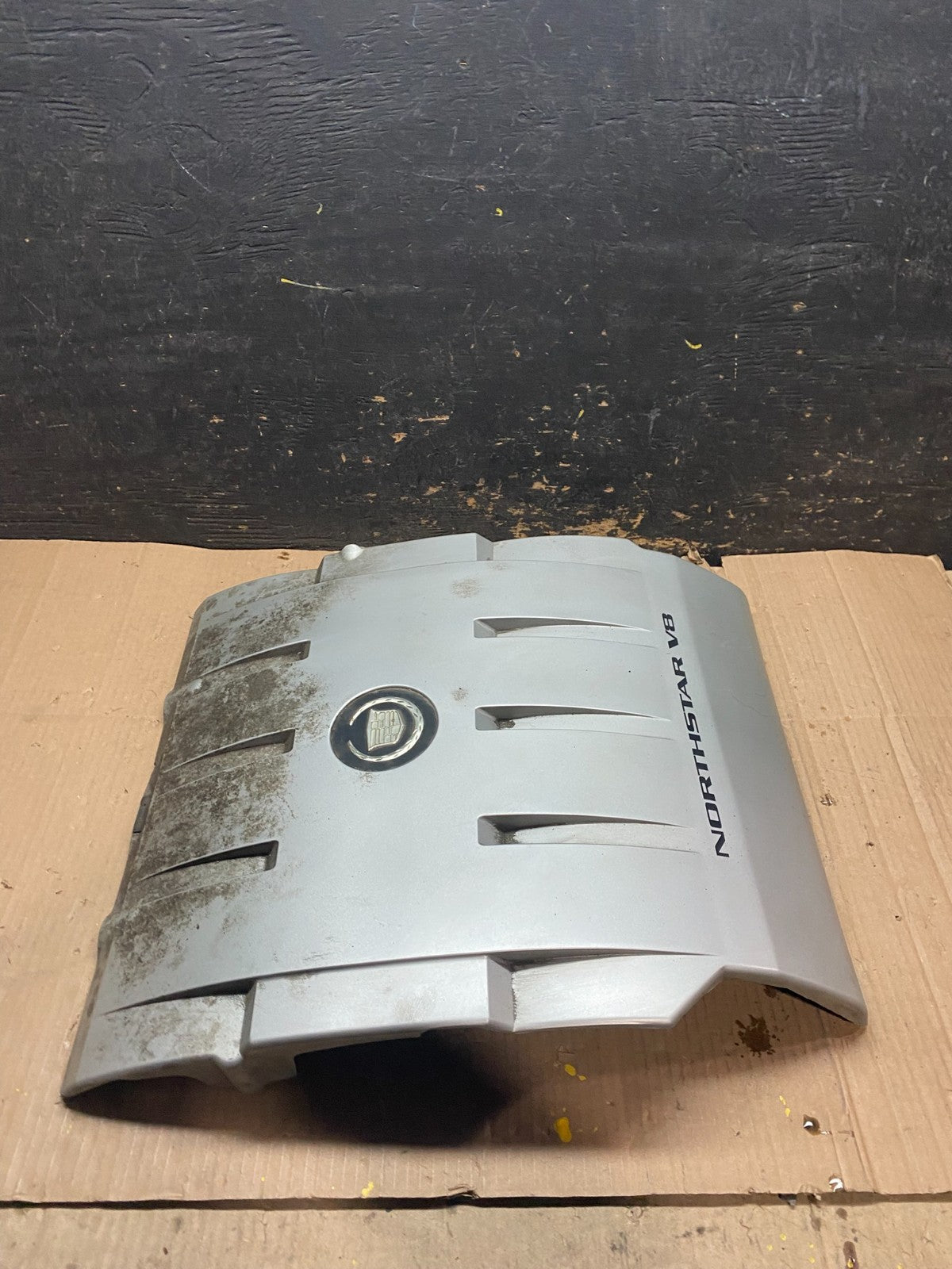 1997 to 2004 Cadillac Deville Seville Northstar Engine Motor Cover W4860 DG3