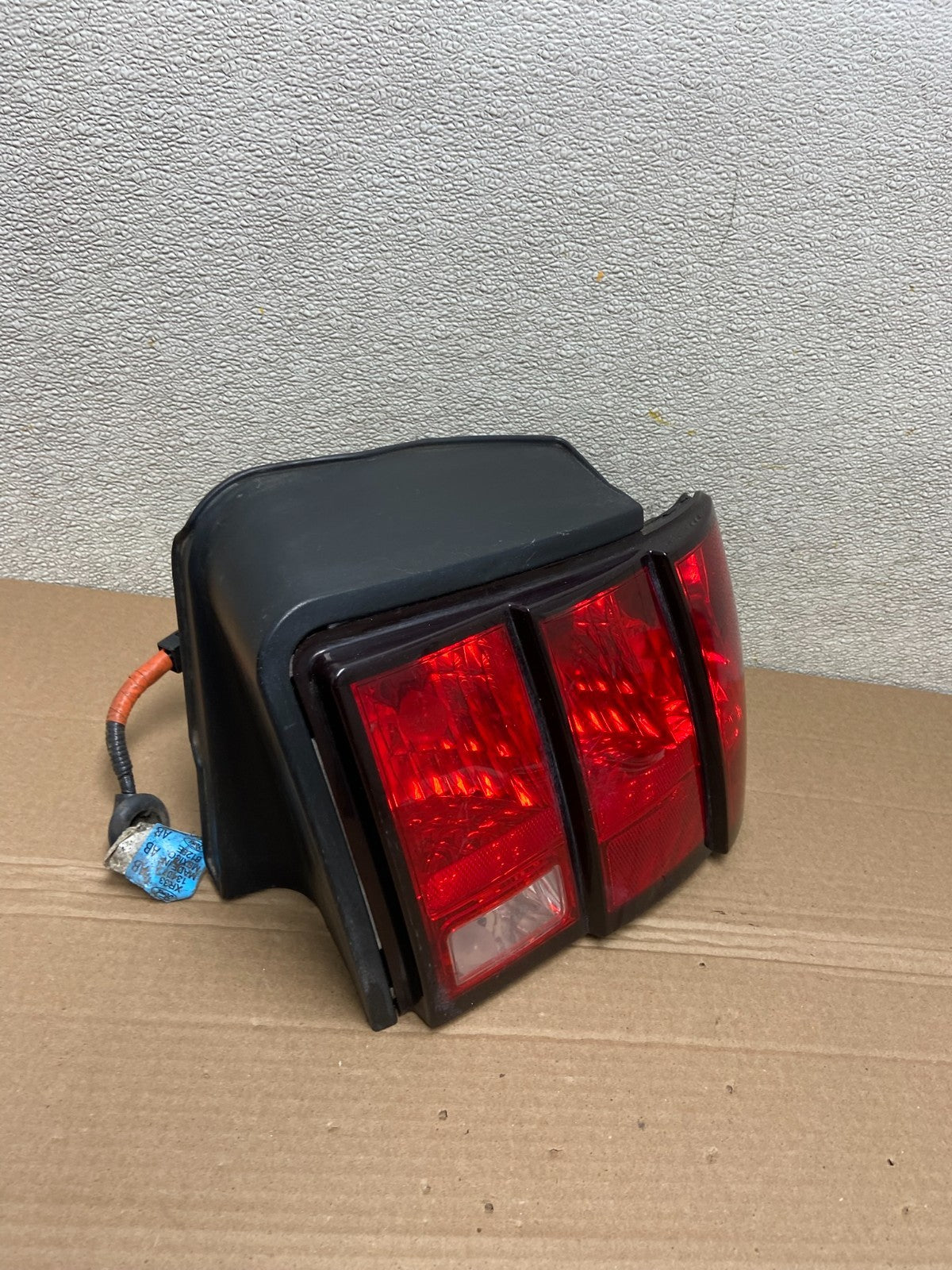 1999-2004 Ford Mustang Right Passenger Rh Side Tail Light OEM AB0957 LK2