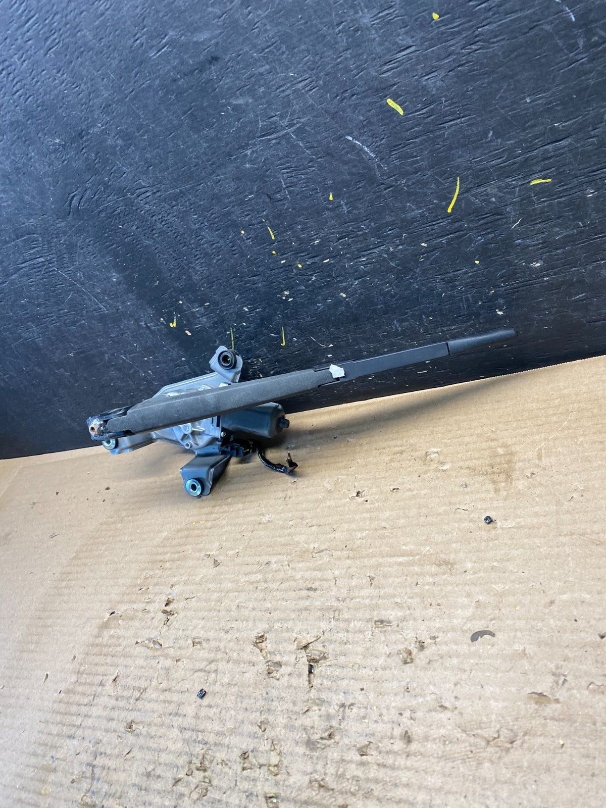 2014-2021 Dodge Durango  Tailgate Back Door Rear Wiper Motor Wiper S3215 DG1