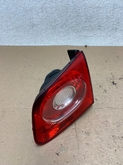 2009-2011 Volkswagen Tiguan Right Passenger Side Inner Tail Light AF4836 LK2