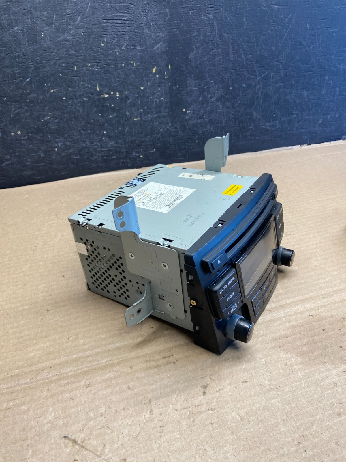 2011 to 2012 Hyundai Sonata Am Fm Cd Player Radio Receiver AH1515 DG1