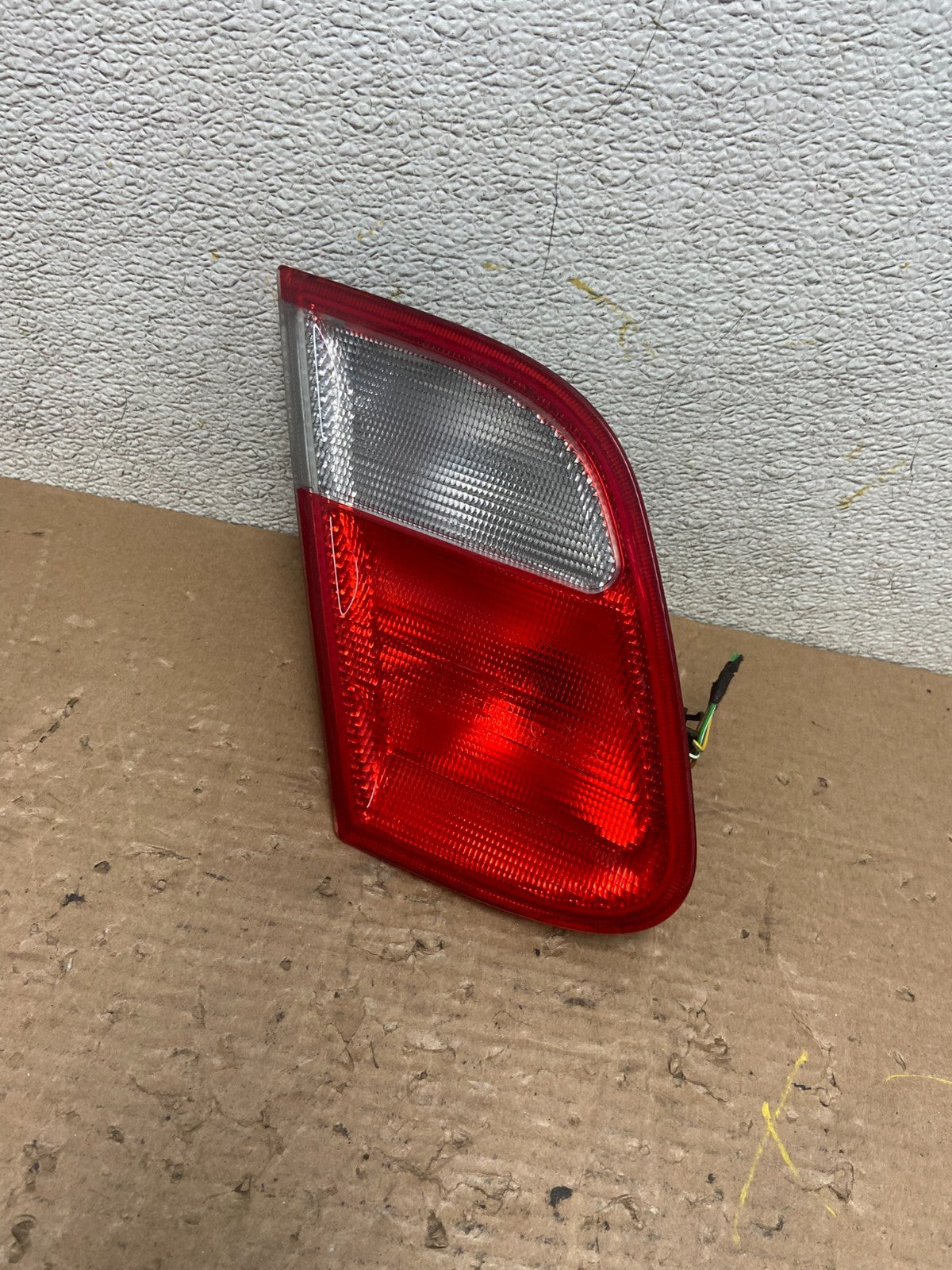1998-2003 Mercedes Benz CLK Inner Left Driver LH Side Tail Light Lamp R0955 DW0