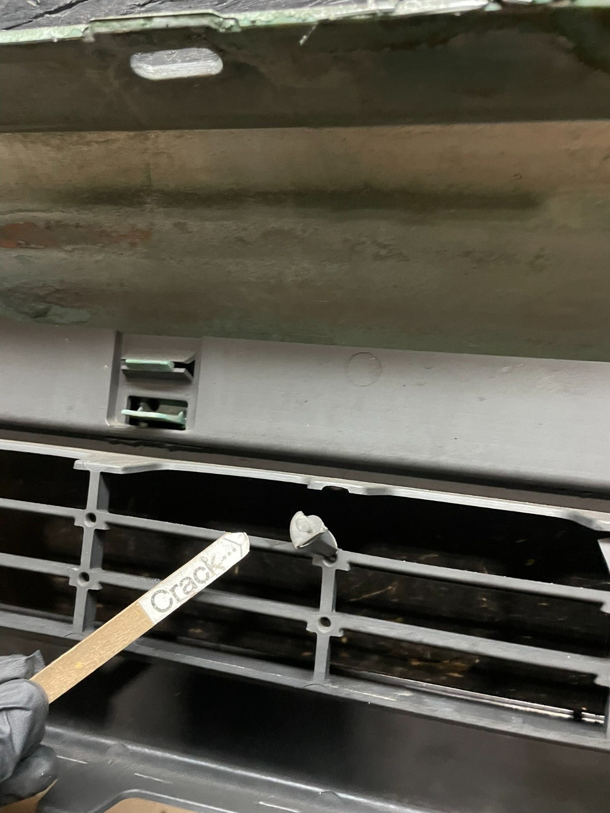 2008 to 2014 Ford Econoline E150 E250 Front Upper Chrome Grill Grille Y2048 DG10