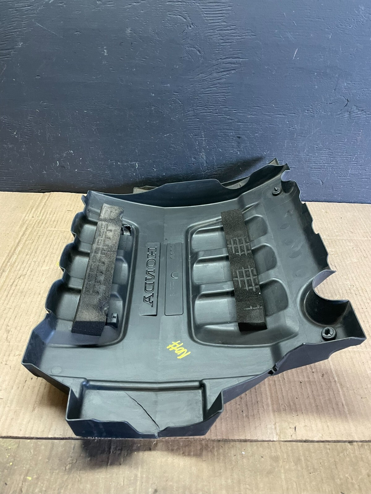 2005 to 2007 Honda Odyssey Black Engine Cover OEM 3.5L E3947 DG16