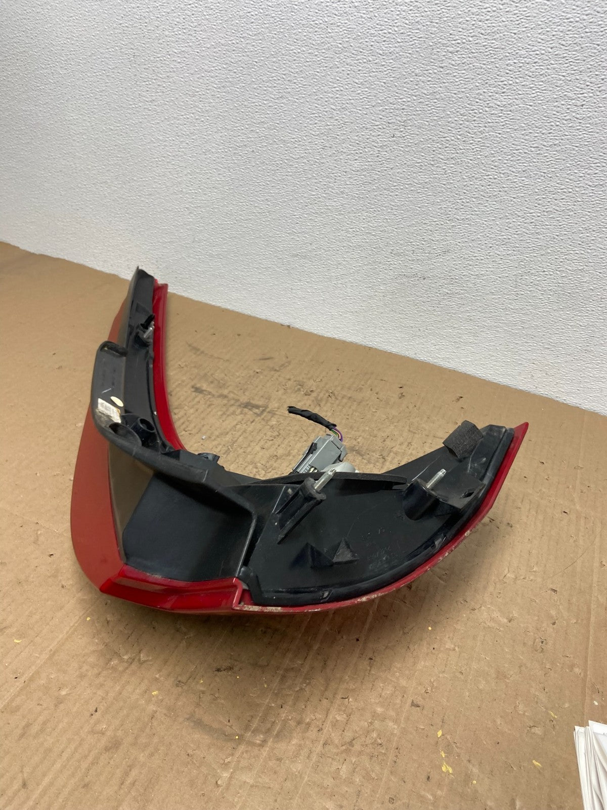 2009 to 2011 Volvo XC60 Left Driver LH Side Tail Light Oem AB8479 DW6
