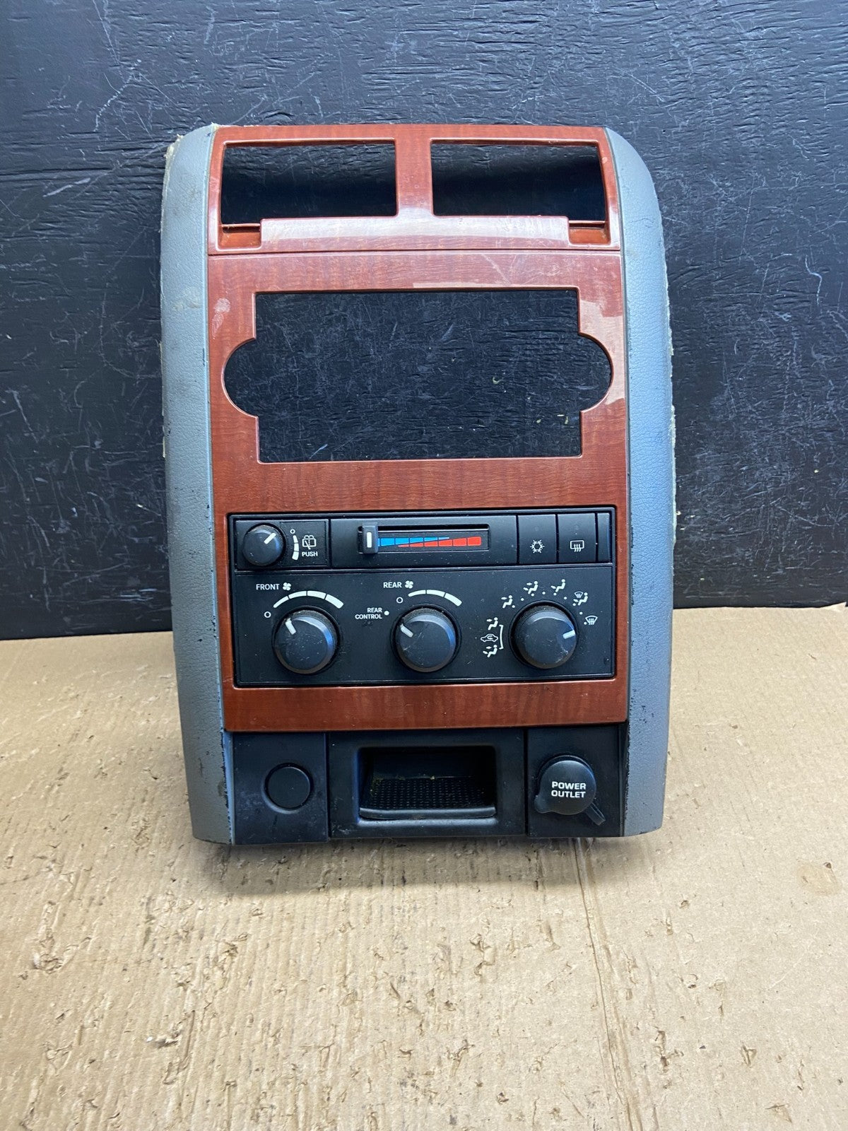 2005-2009 Dodge Durango Heat AC Climate Temperature Control Radio Bezel AF1728DG0
