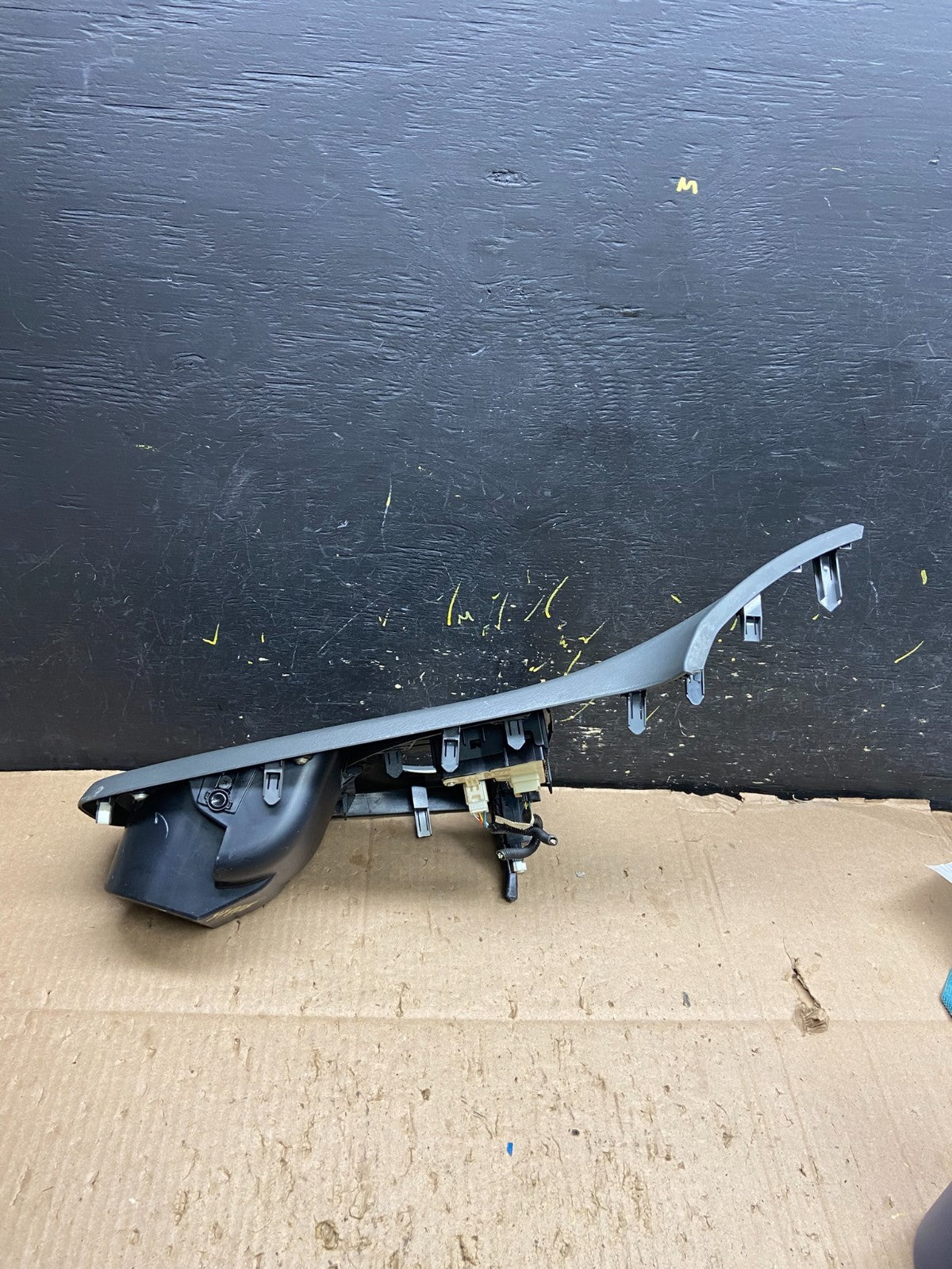2010 to 2015 Toyota Prius 1.8L Gear Shifter Trim Panel Cover Bezel Y7908 G2