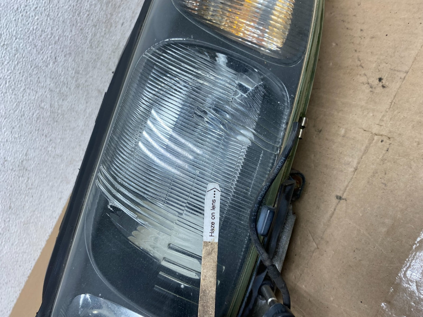 2001 to 2004 Volvo S60 Left Driver LH Headlight Halogen AE6702 DW3