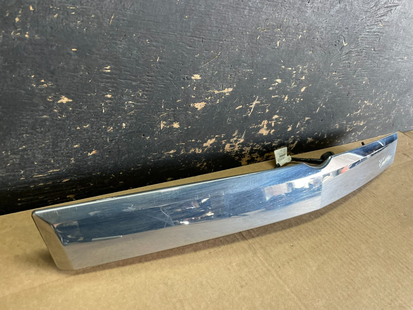 2010-2015 Cadillac SRX Rear Liftgate Tailgate Finish Molding W/ Camera AA8964 DG1