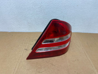 2005-2007 Mercedes-Benz C 230 W203 C-Class Right Passenger Tail Light AC8466 LK2