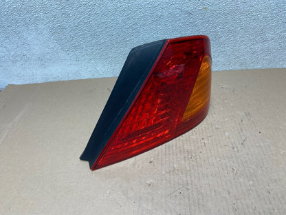2000 2001 2002 Toyota Avalon Right Passenger Rh Side Tail Light OEM AB5920 LK2
