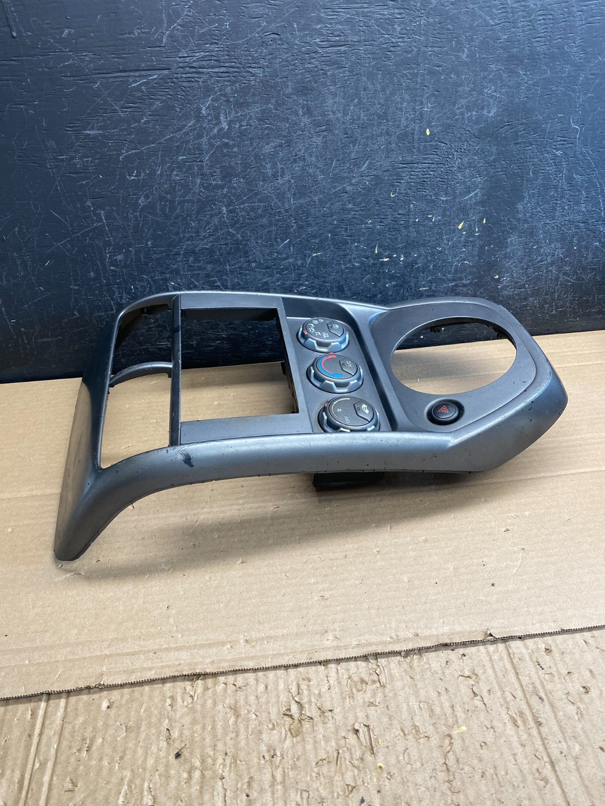 2003 to 2008 Honda Element Radio Climate Control Shifter Bezel AG0090 DG1