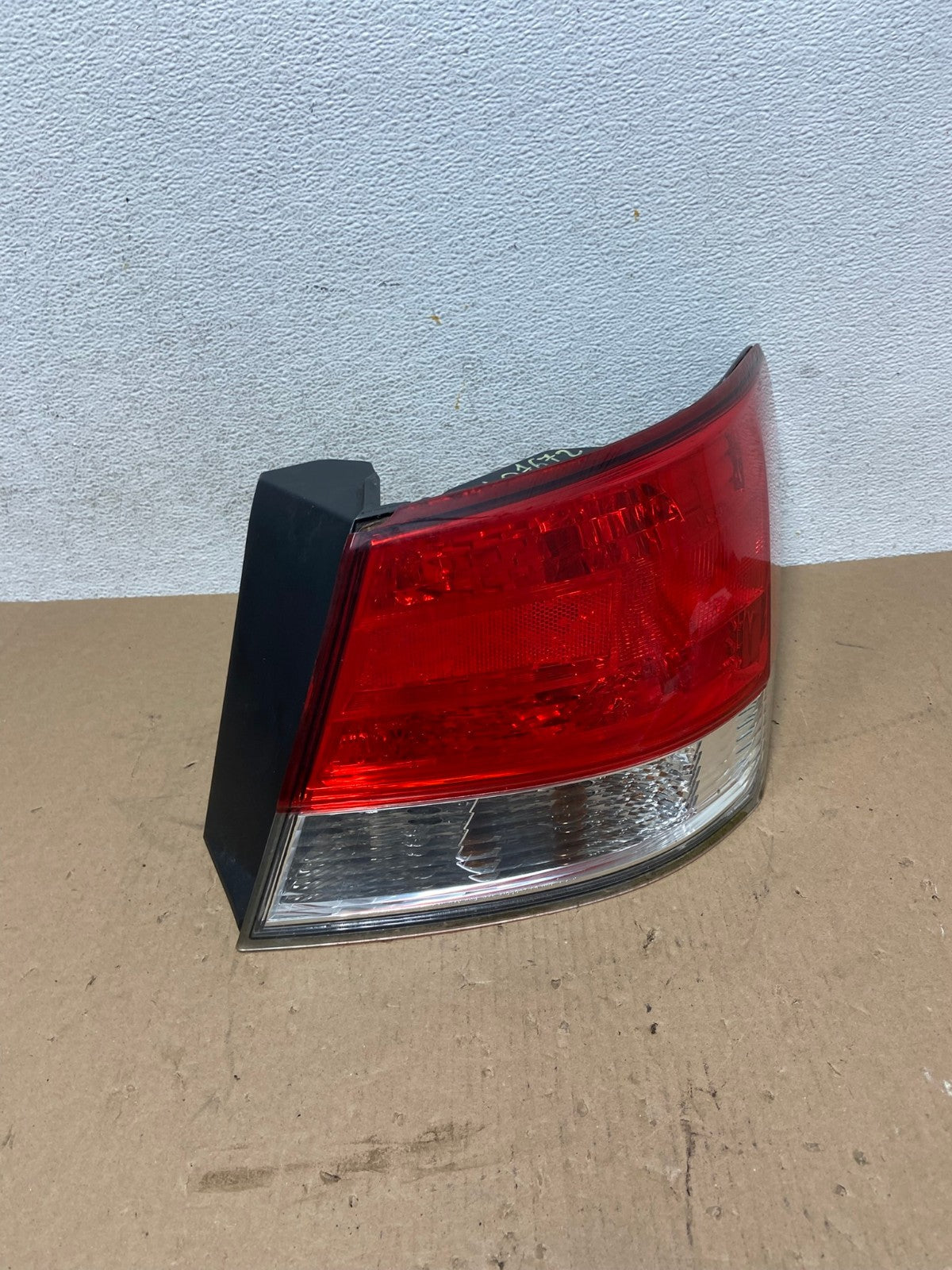 2010 to 2014 Subaru Legacy Right Passenger Rh Side Tail Light AD7672 LK0