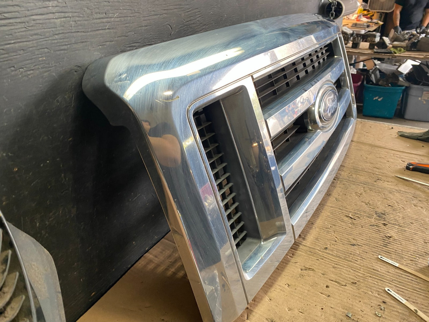 2008 to 2014 Ford Econoline E150 E250 Front Upper Chrome Grill Grille S6137 DG2