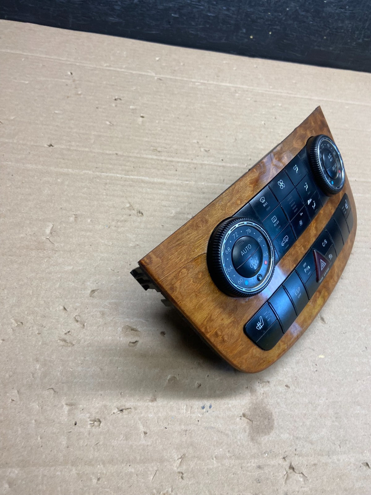 2006 to 2008 Mercedes W251 R350 AC Temp Heater Climate Control AG5177 DG2