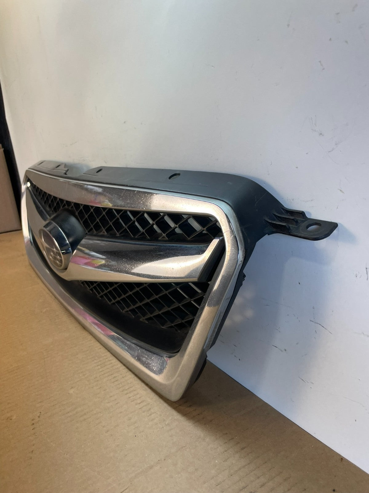 2010 to 2012 Subaru Legacy Outback Wagon Front Grill Grille AH0091 DG1