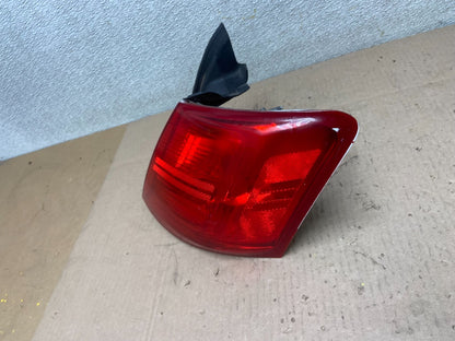 2014 to 2018 Ford Taurus Interceptor Right Passenger RH Tail Light OEM AA0592 DW1