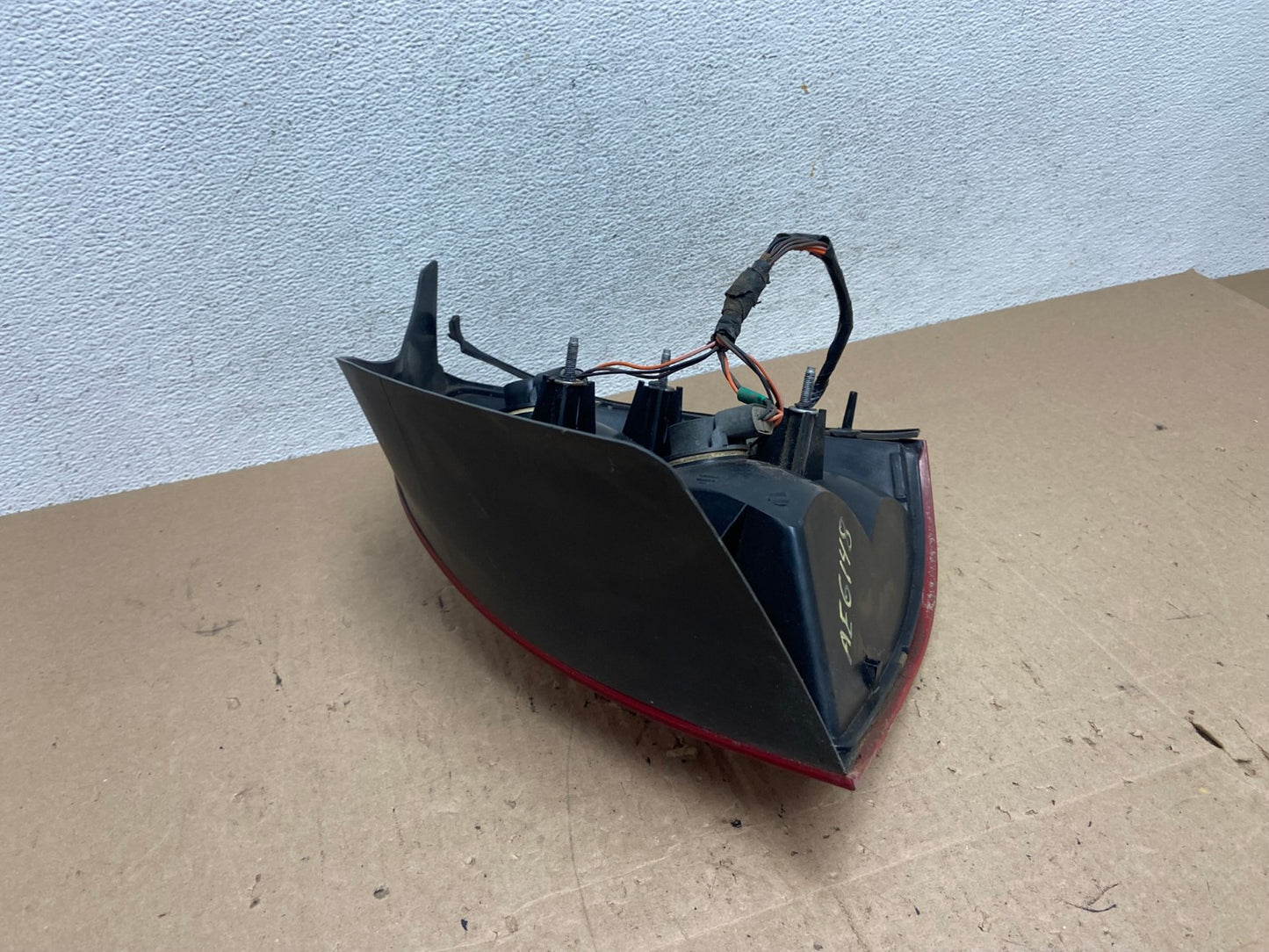 1998 to 2002 Lincoln Town Car Left Driver Lh Tail Light AE6148 LK6
