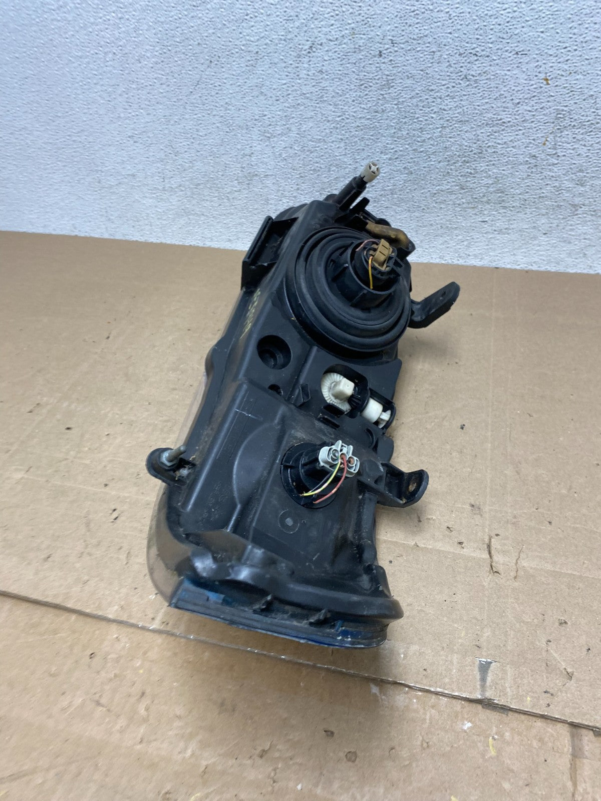2000 to 2003 Nissan Sentra Front Right Passenger RH Side Headlight AE5949 DW6