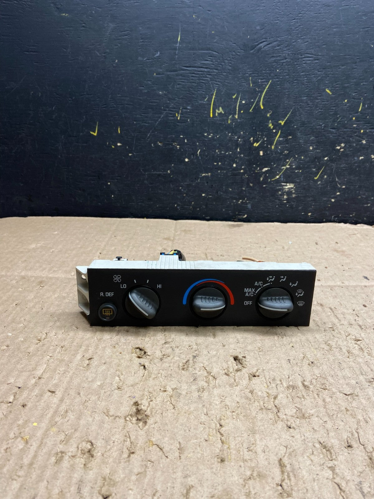 2001 - 2007 GMC Chevrolet Express 1500 Climate Control A/C Y7898 DG0