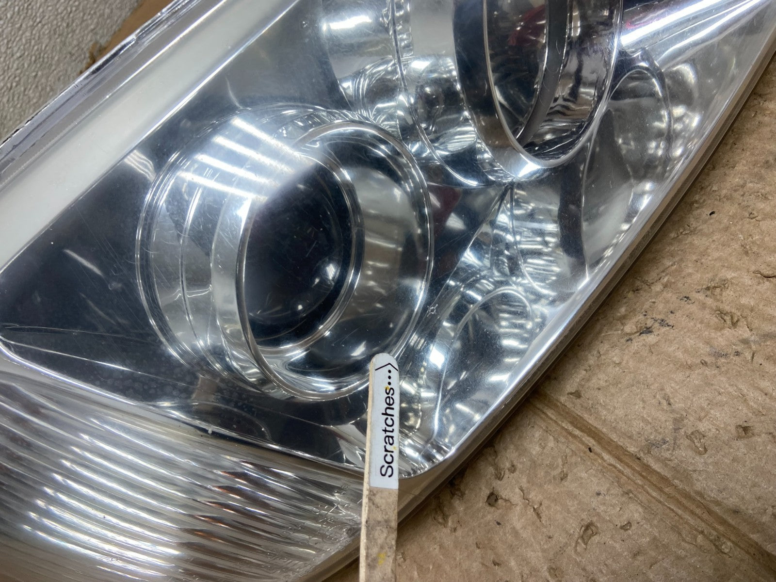 2004 2005 Hyundai XG350 XG Right Passenger RH Headlight Halogen AA5084 DW3