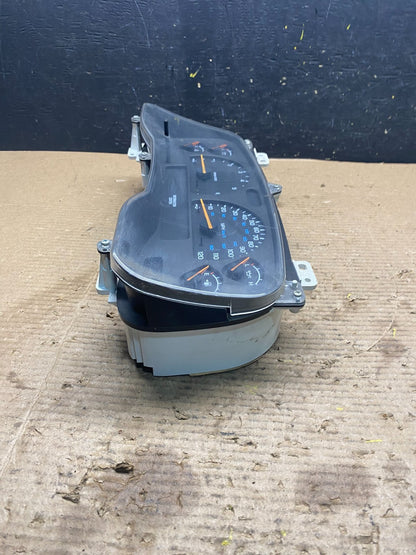 2001 2002 2003 Dodge Durango Speedometer Instrument Cluster Gauge OEM R2452 DG3