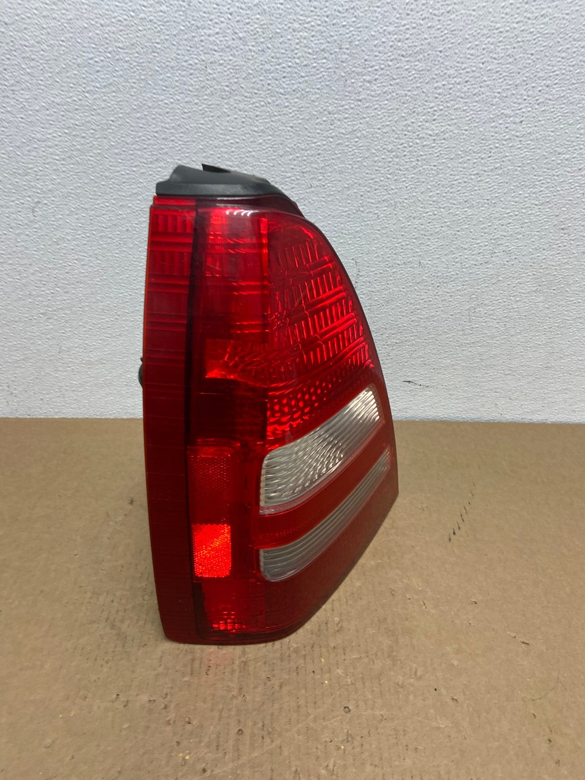 2003 2004 2005 Subaru Forester Left Driver Lh Side Tail Light OEM AC1171 LK2