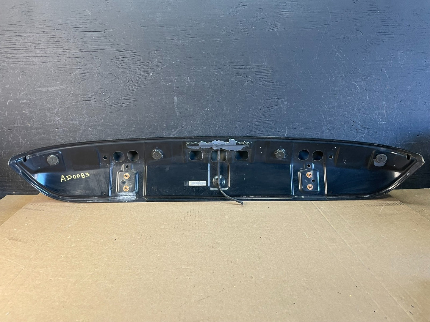 2003 to 2008 Toyota Matrix upper tailgate deck lid spoiler trim ad0083 DG5