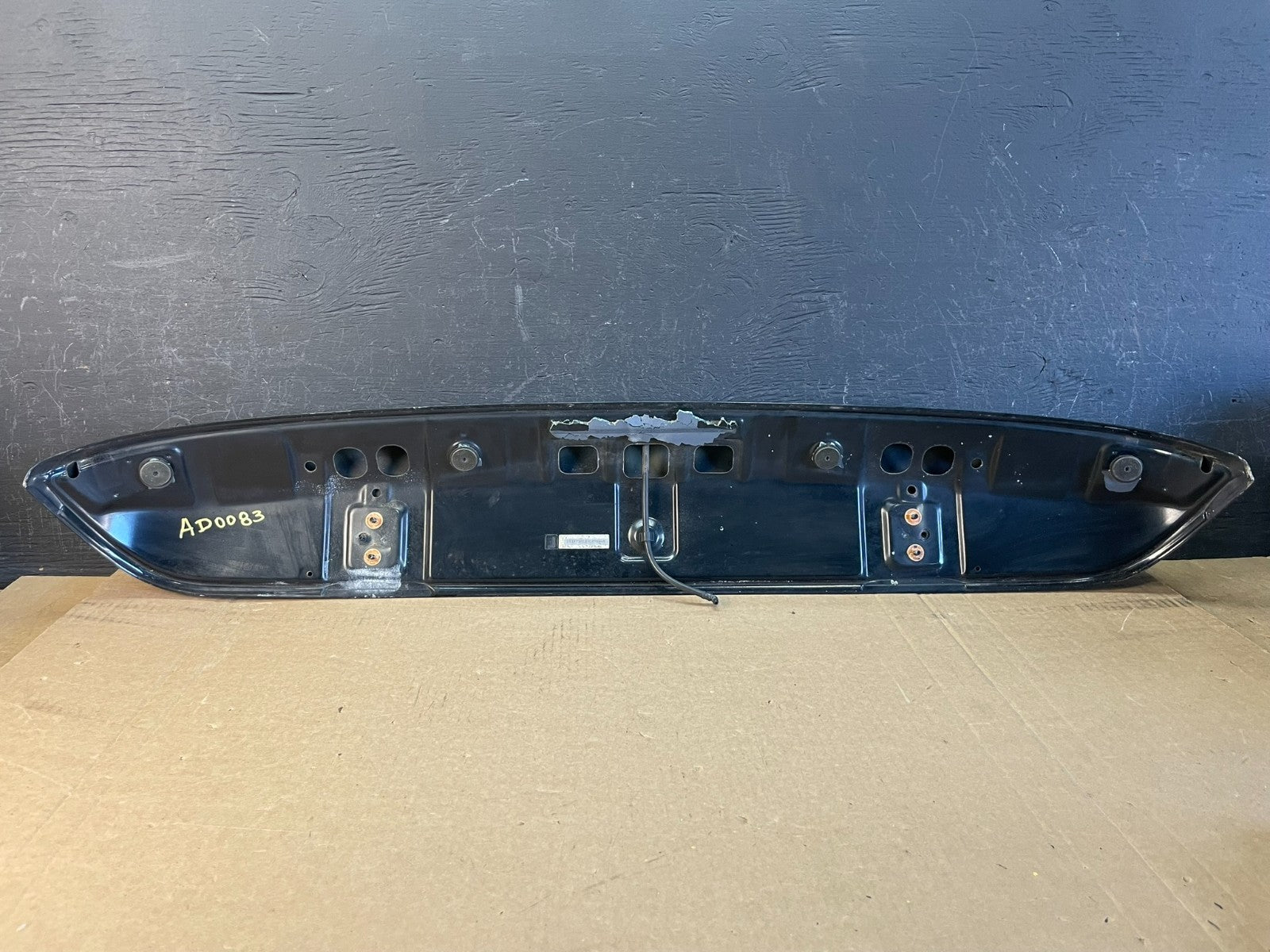 2003 to 2008 Toyota Matrix upper tailgate deck lid spoiler trim ad0083 DG5