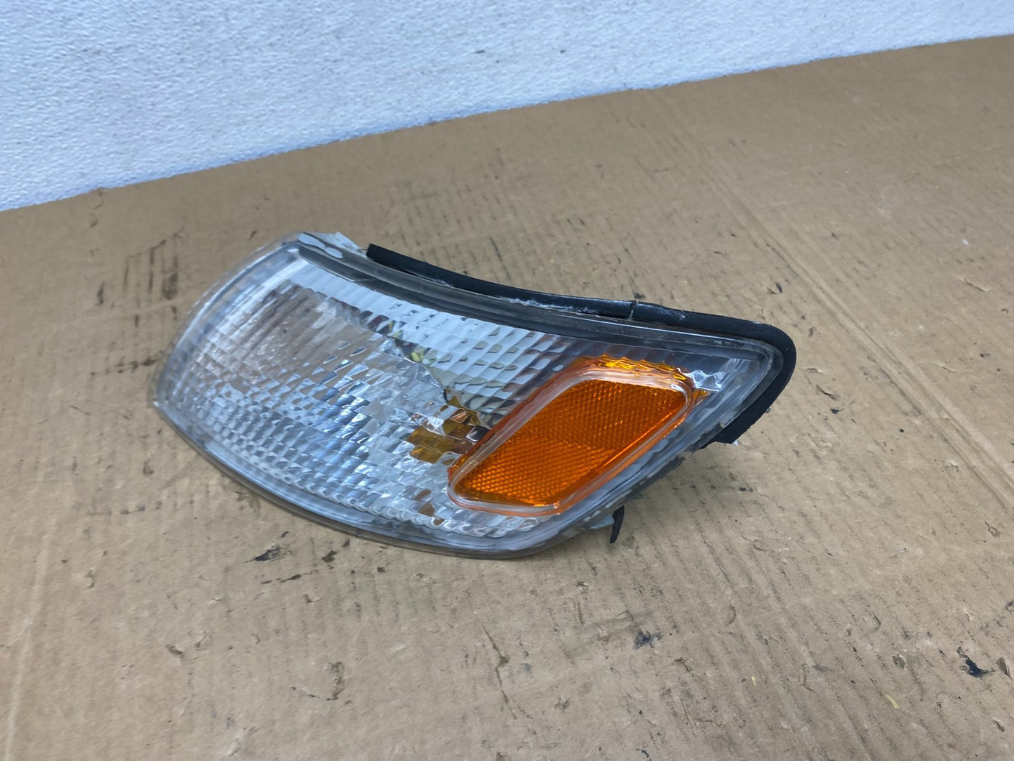 1997 to 1999 Lexus ES300 Left Driver LH Side Turn Signal AC7742 DW1