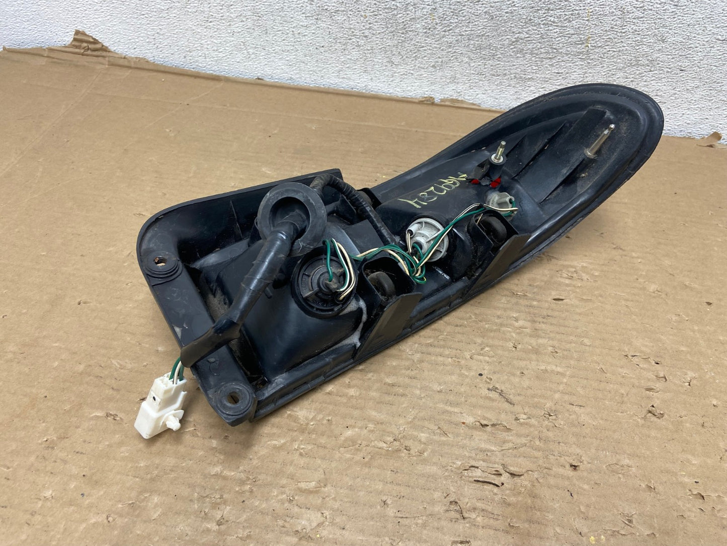 1993 to 1997 Geo Prizm Left Driver Right Side Tail Light AG9284 LK5