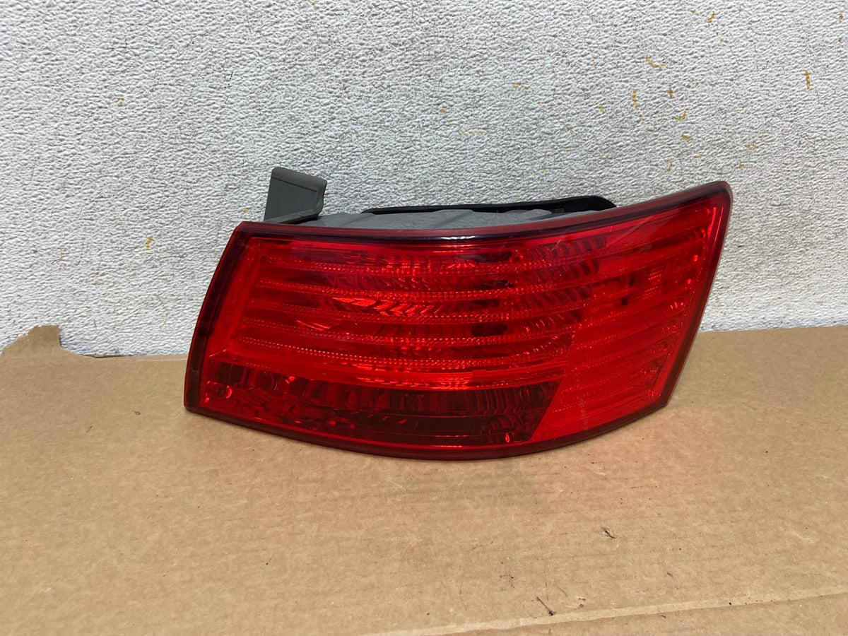 2009 to 2010 Hyundai Sonata Right Passenger Side Tail Light AH7746 LK0