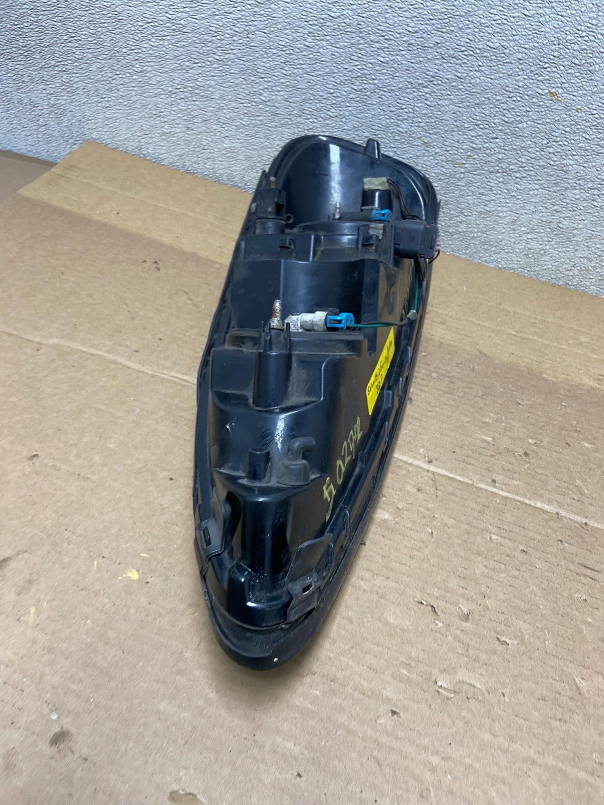 2004 to 2008 Pontiac Grand Prix Right Passenger Black Headlight AB5124 DW8