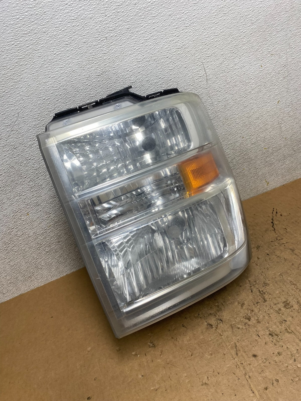 2008-2014 Ford Econoline E150 E250 E350 Left Driver LH Headlight OEM Q8140 DW2