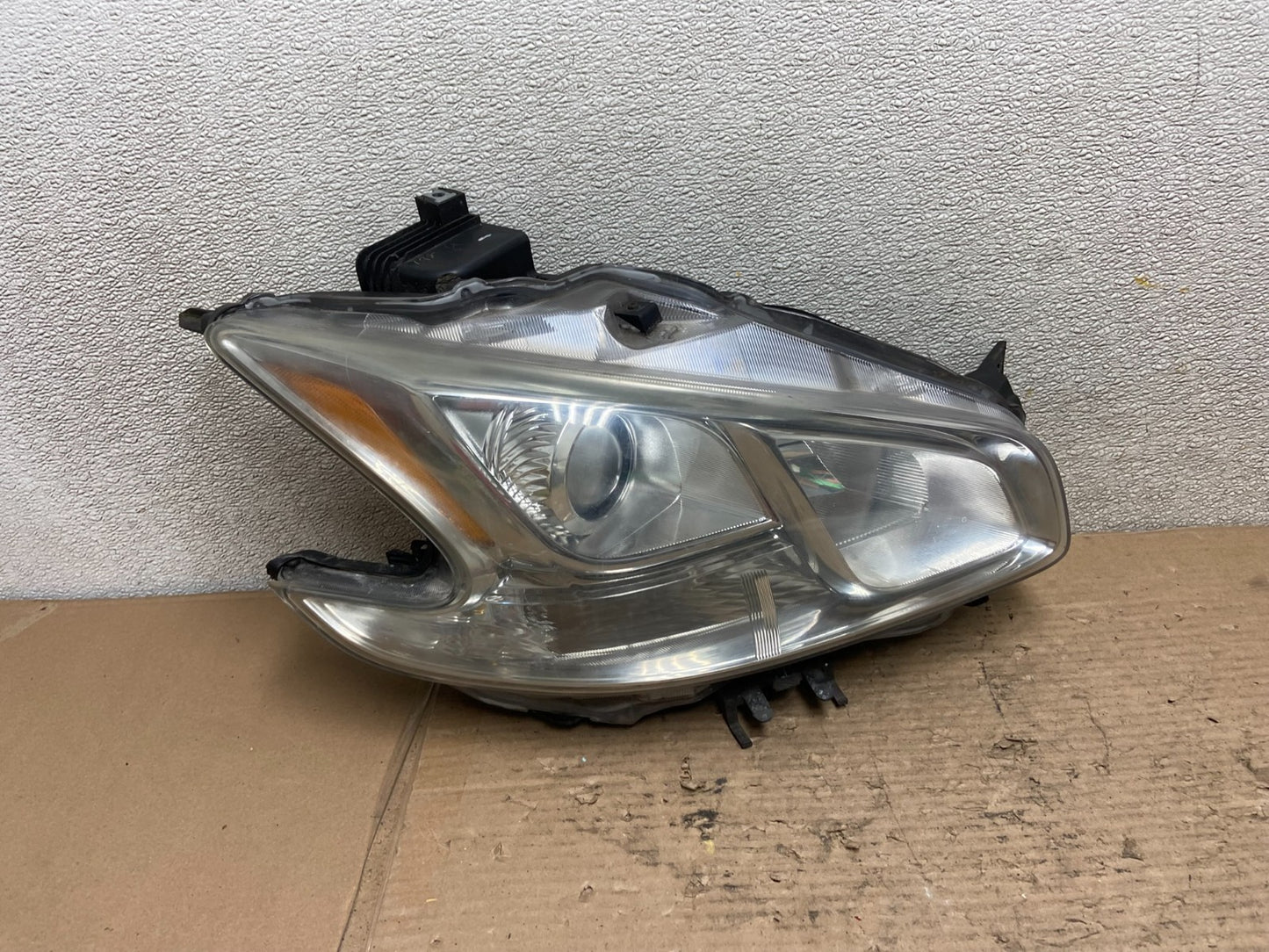 Halogen 2009-2014 Nissan Maxima Right Passenger Headlight AA9627 DW0