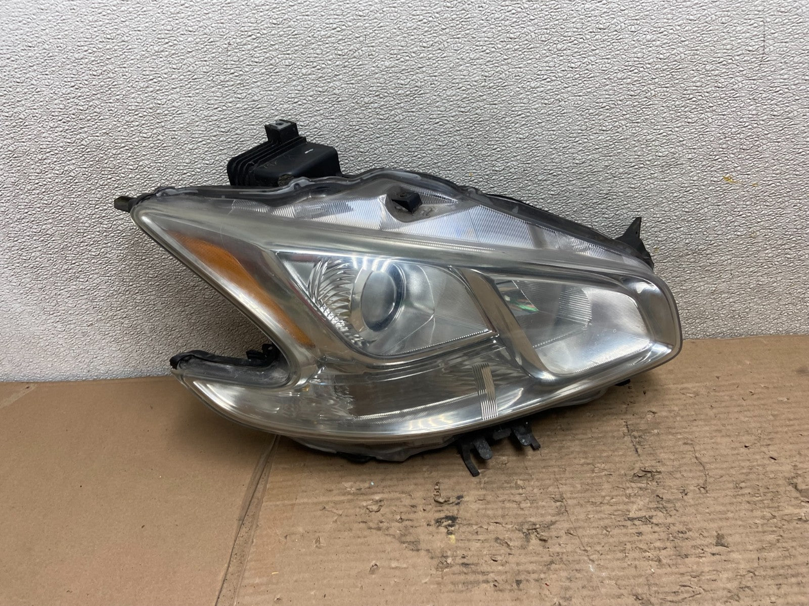 Halogen 2009-2014 Nissan Maxima Right Passenger Headlight AA9627 DW0
