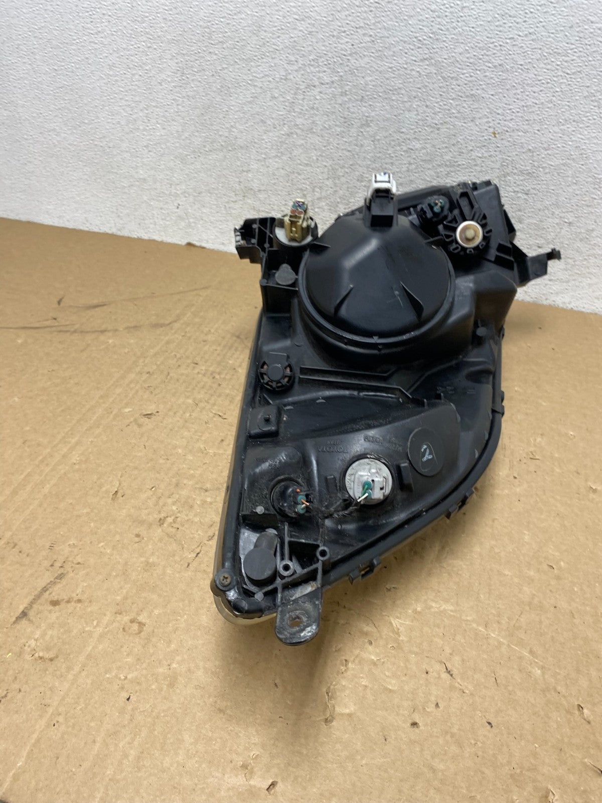 2004 - 2005 Toyota Prius Right Passenger RH Side Headlight Xenon Hid AG0545 DW5