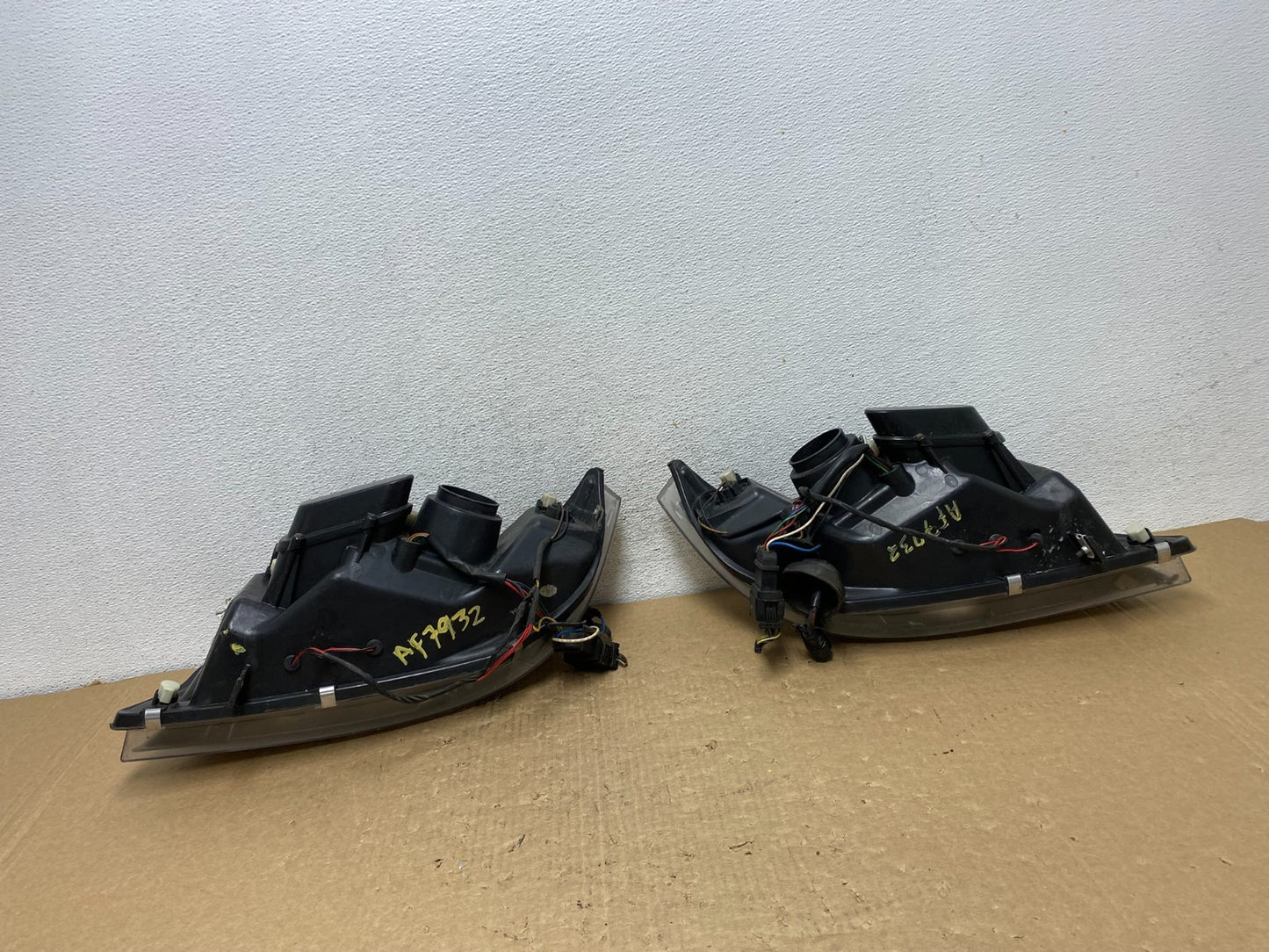 2006 to 2008 BMW 3-Series Sedan E90 Left+Right Set Side LED Headlights AF7932 DG11