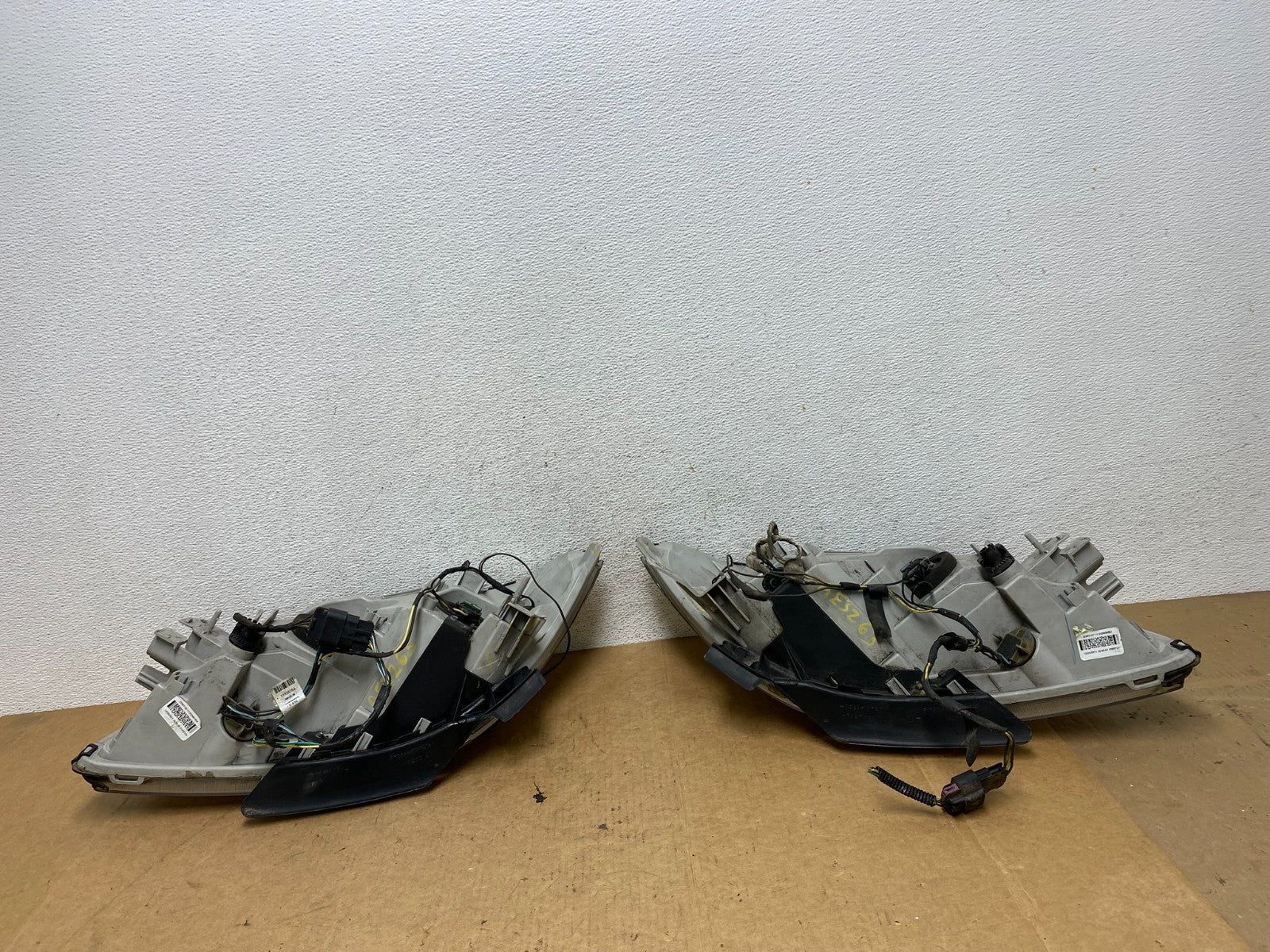 2008 to 2012 Chevrolet Malibu Left+Right Side Set Headlights AE3263 DW14