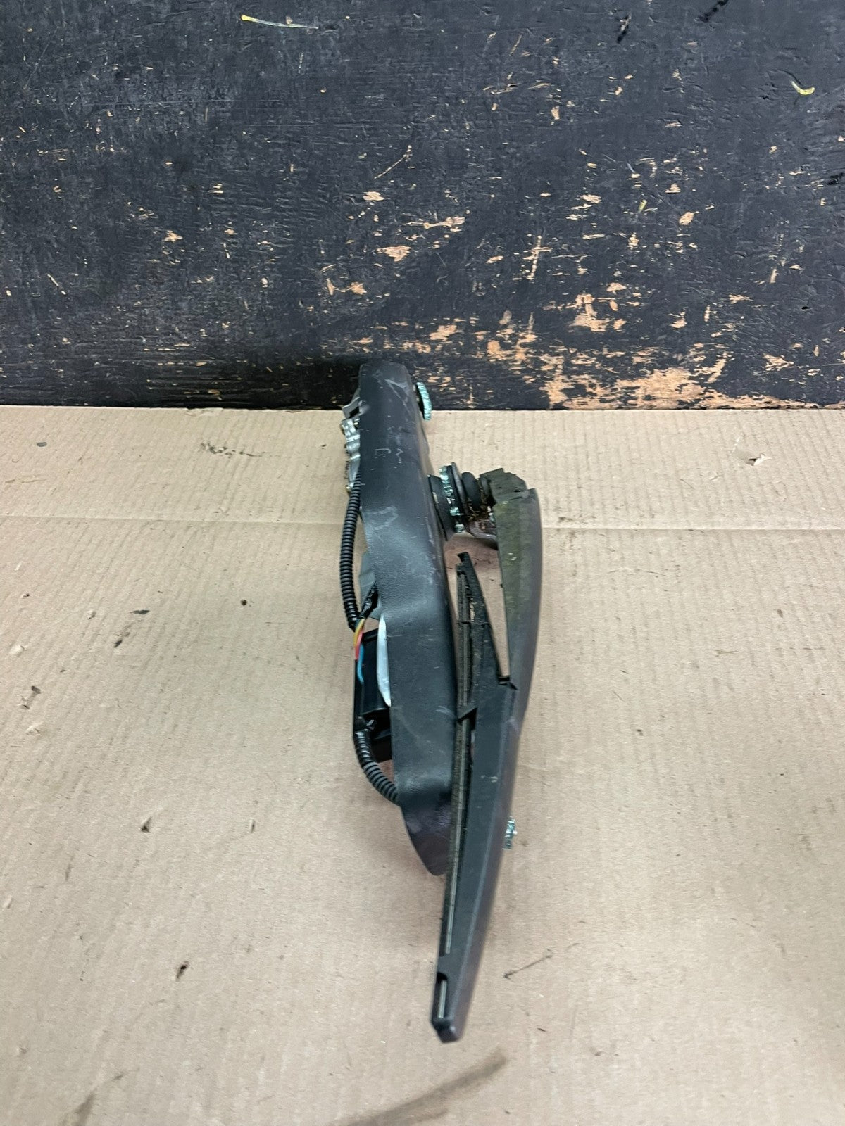 2003 to 2008 Pontiac Vibe Rear Wiper Windshield Motor OEM Z8404 DG2
