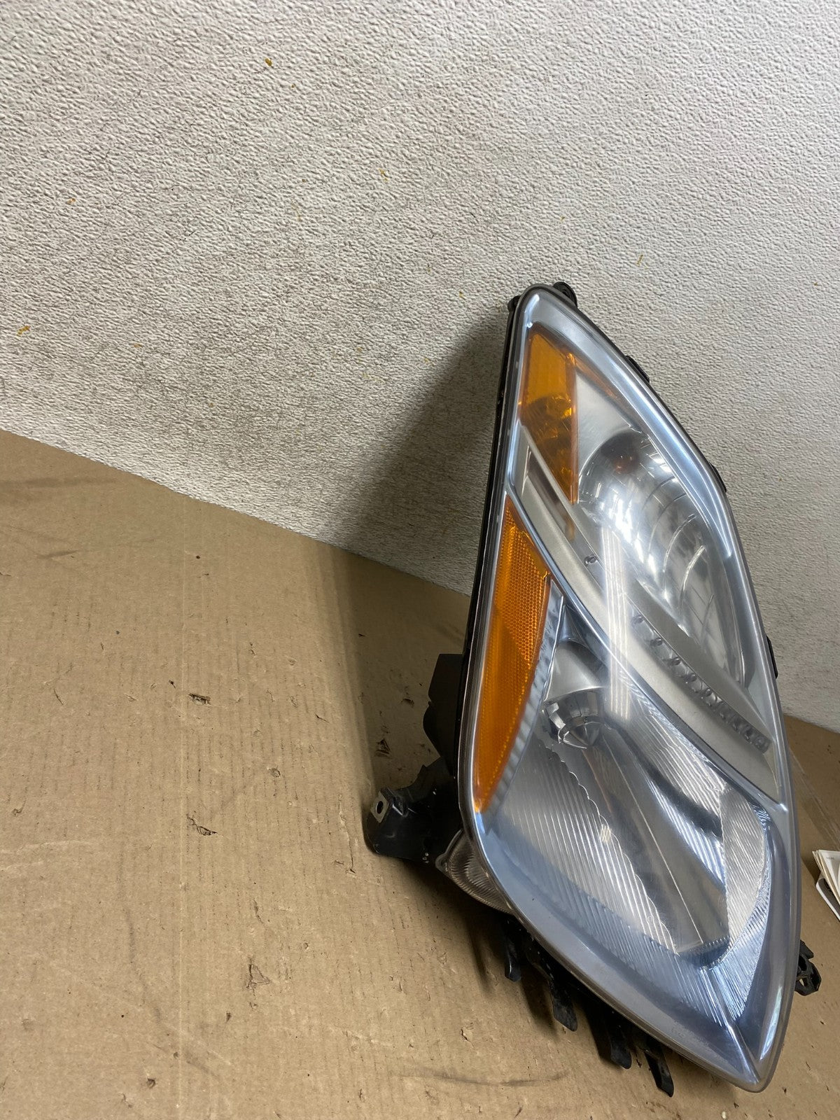 2006 - 2009 Toyota Prius Right Passenger Rh Side Headlight Halogen TYC AH6831 DW2