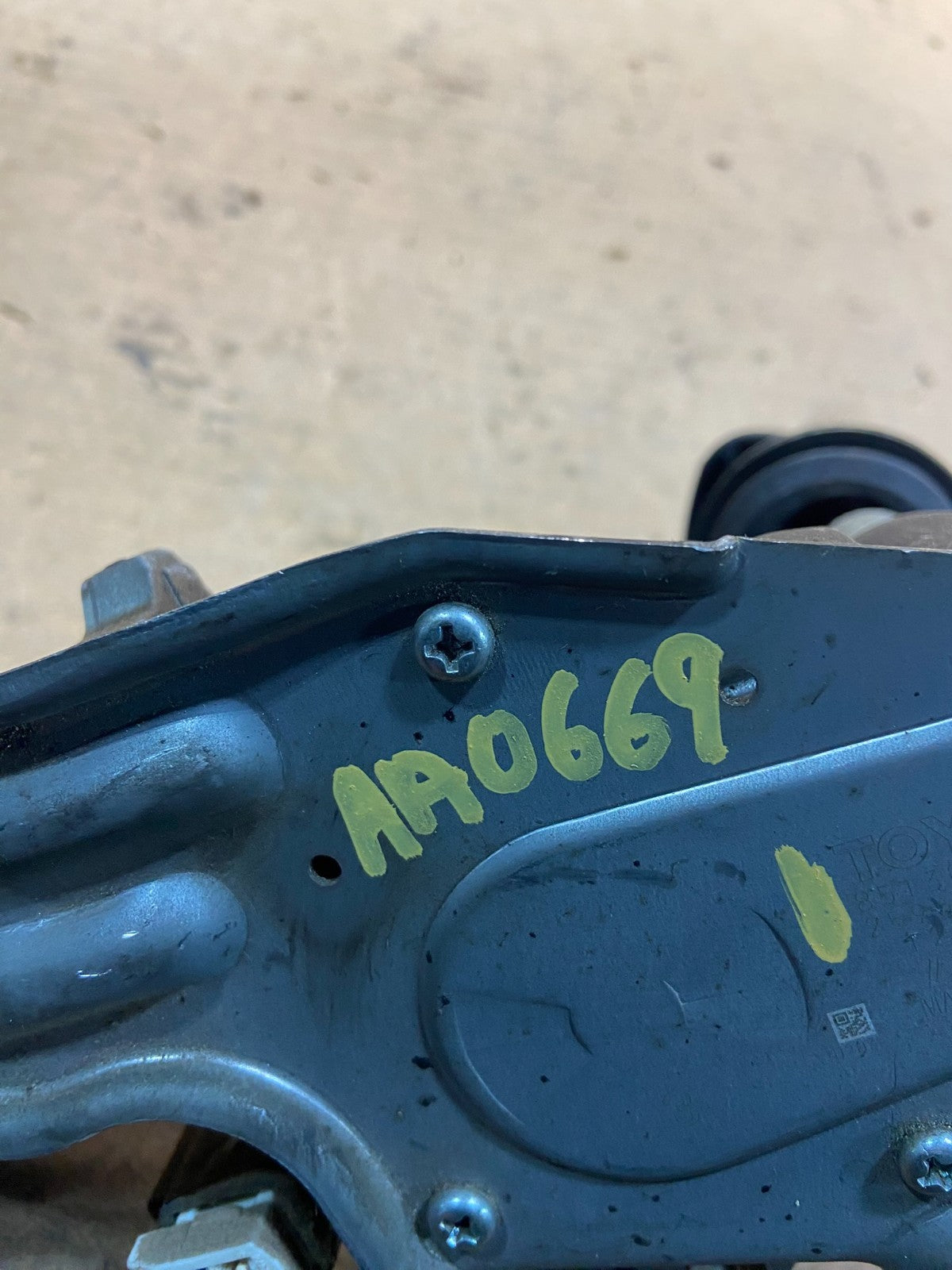 2008 to 2014 Scion xD Rear Wiper Motor OEM AA0669 DG7