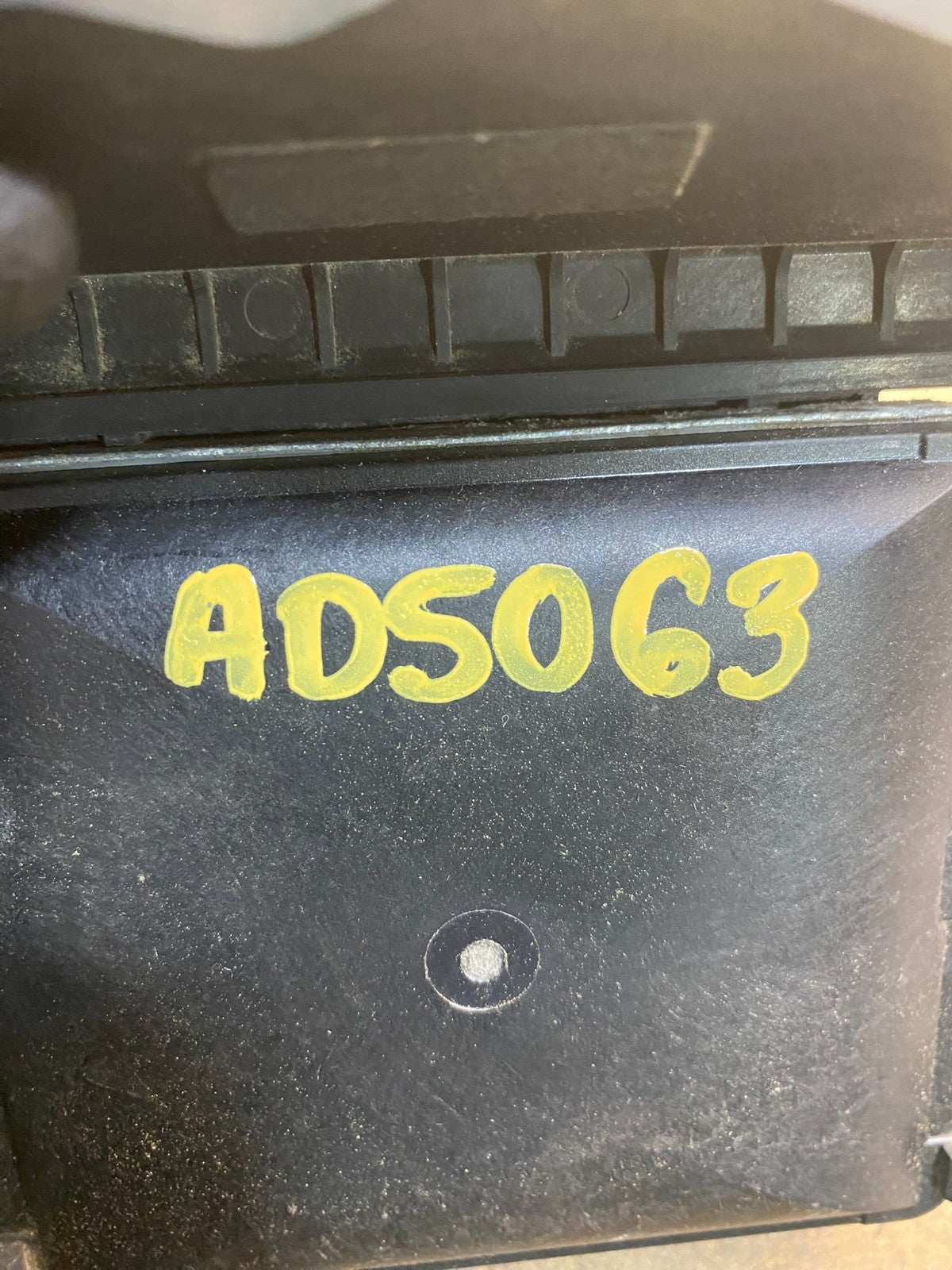 2014-2015 Kia Sorento Left Rear Blind Spot Alert Sensor Radar AD5063 DG3
