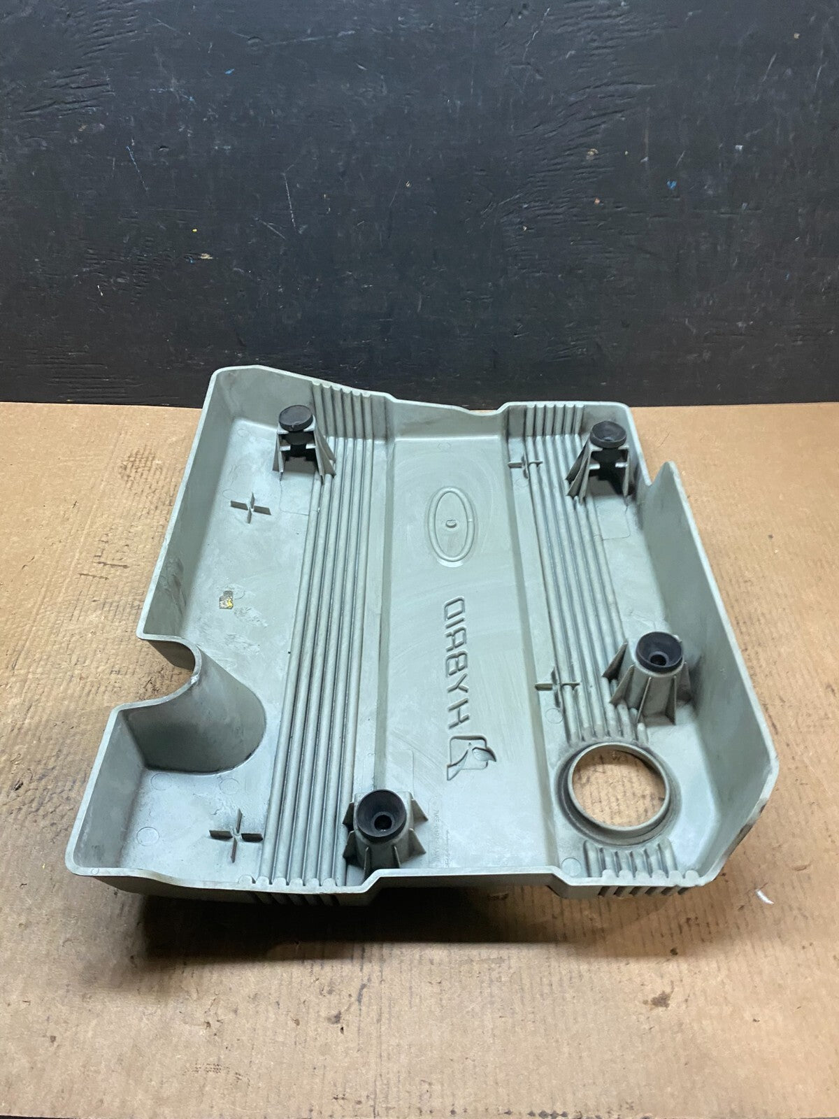 2006 to 2008 Ford Escape Hybrid Engine Motor Cover H4807 DG17