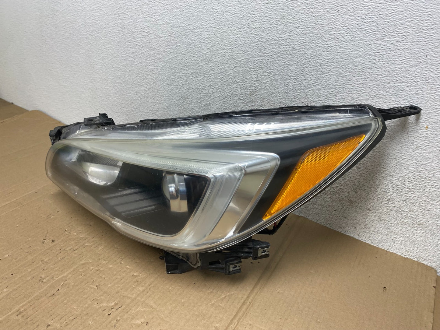 2015 - 2017 Subaru Legacy Outback Left Driver Halogen Headlight AE8966 DW1