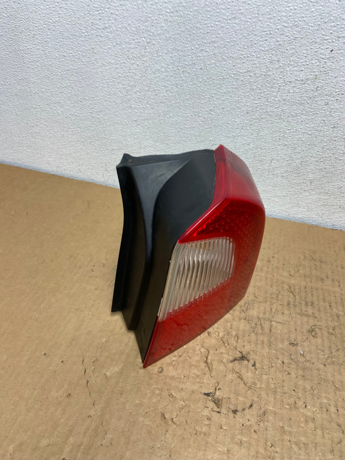 2008 to 2013 Volvo XC70 V70 Right Passenger RH Tail Light Lower AC8219 LK2